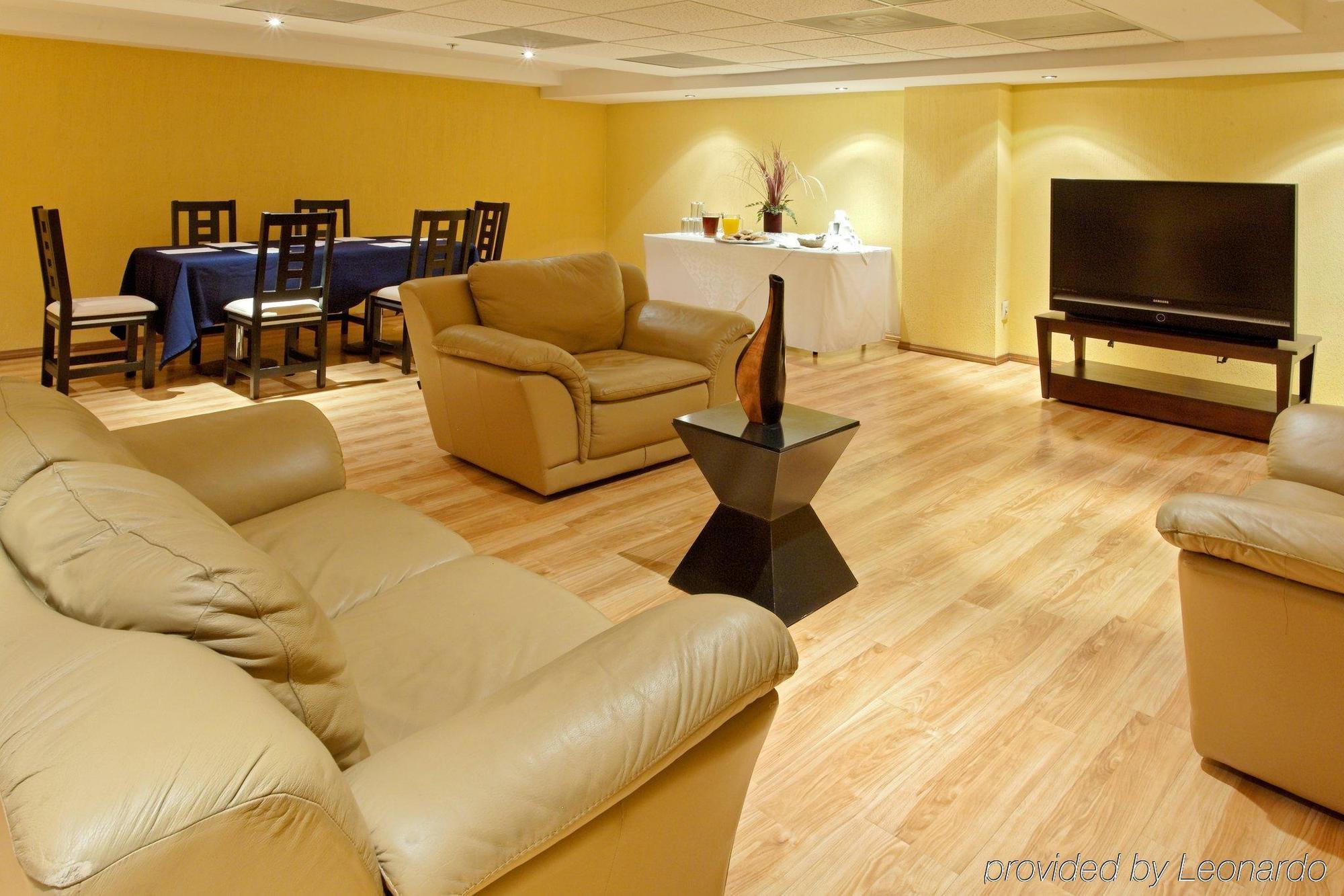 Holiday Inn Express Nuevo Laredo By Ihg Beltér fotó